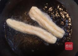 自制家庭无矾碱油条的做法图解11