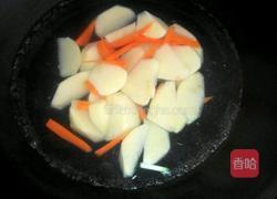 酱香小土豆的做法图解2