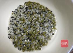绿豆黑米粥的做法图解2