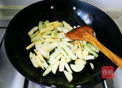 玉米粒土豆烧豆角的做法图解4