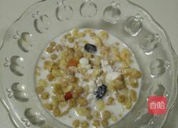 牛奶水果麦片配黄桃的做法图解4