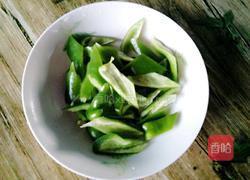 青椒炒鸡蛋火腿片的做法图解3