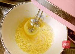 海绵蒸蛋糕(全蛋打发)的做法图解5