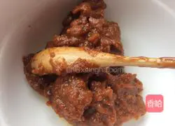 Illustration of how to make egg fried sauce 3