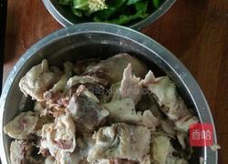 香辣鸡架的做法图解1