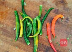 鸡蛋面辣椒的做法图解1