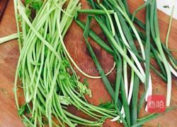 芹菜拌面的做法图解1