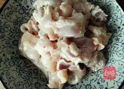 Illustration of how to make stir-fried spicy chicken 1