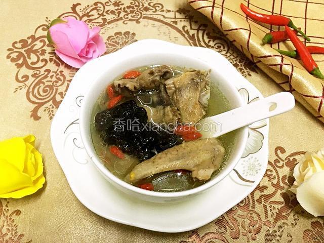 木耳鸽子汤