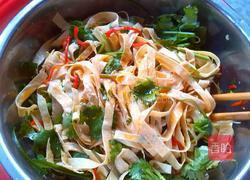 凉拌油豆皮的做法图解3