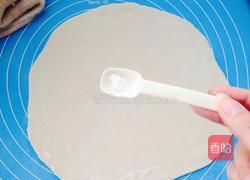 煎蛋葱油饼的做法图解5