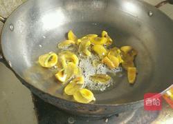 青椒炒皮蛋的做法图解4