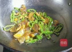 青椒炒皮蛋的做法图解7
