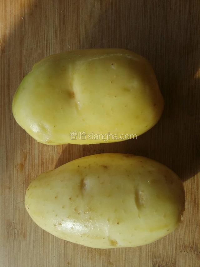 土豆去皮洗净