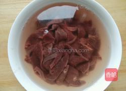 泡椒猪肝的做法图解1