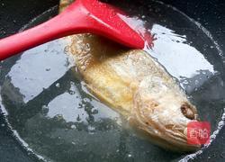 家常红烧鱼的做法图解9