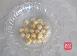 银耳莲子百合粥的做法图解4