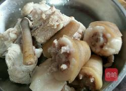 黑豆煲猪尾巴的做法图解5