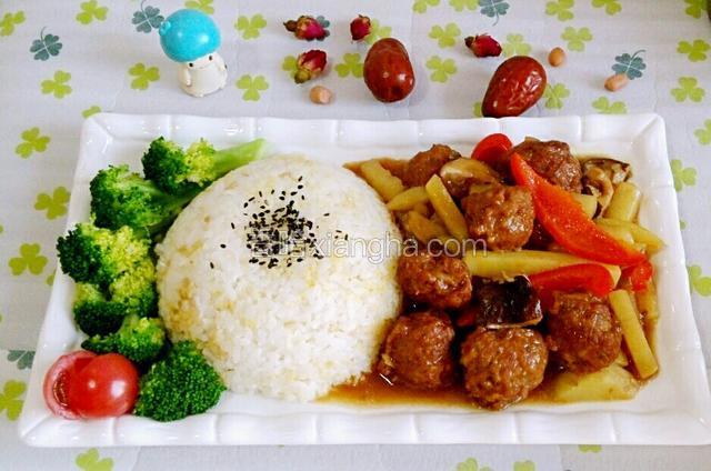 肉丸土豆盖浇饭