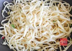 豆芽炒饼的做法图解11