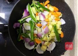 三汁鸡翅焖锅的做法图解3