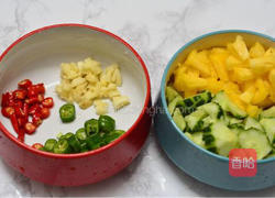 素炒黄瓜的做法图解1