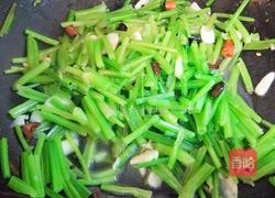 蒜香菠菜梗的做法图解6