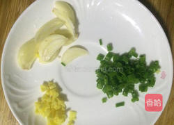 木耳炒白菜的做法图解2