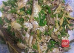 青辣椒炒小河鱼的做法图解4