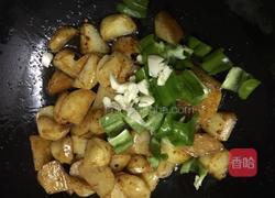 蒜泥酱香小土豆的做法图解7