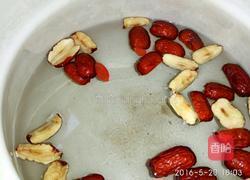 红枣枸杞乌鸡汤的做法图解2