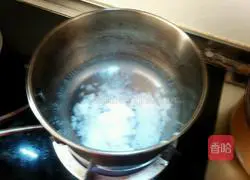 Illustration of how to make ham and shrimp porridge 2