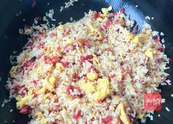 腊肠鸡蛋炒饭的做法图解7