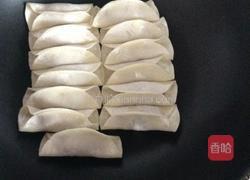脆香锅贴的做法图解6
