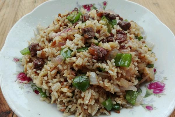 青椒牛肉炒饭的精选做法