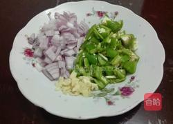 青椒牛肉炒饭的做法图解4