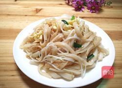 鸡蛋银芽炒河粉的做法图解8