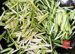 蒜苗炒鸡蛋的做法图解5