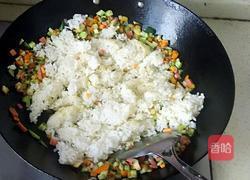 彩蔬炒饭的做法图解4