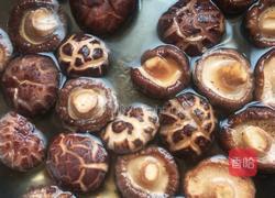 高汤排骨面的做法图解2