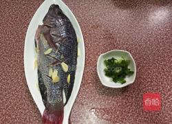 糖醋罗非鱼的做法图解2