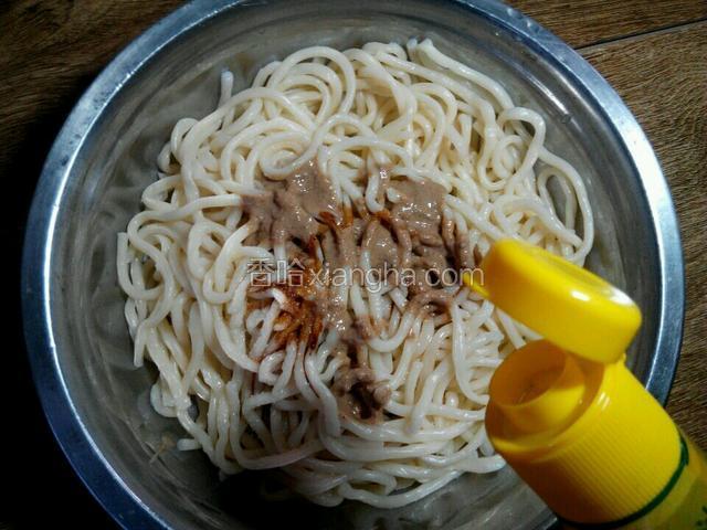 最后加入香油调味。