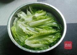 蒜香酱汁生菜的做法图解1
