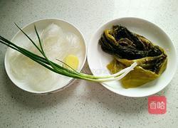 酸菜粉丝汤的做法图解1