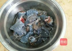 茶树菇炖鸡的做法图解1