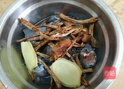 茶树菇炖鸡的做法图解3