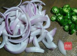 洋葱牛肉披萨的做法图解3