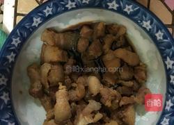 香菇腐竹闷肉的做法图解3