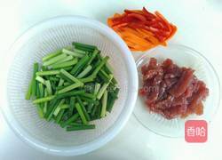 蒜苗炒牛肉的做法图解1