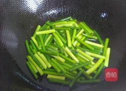 蒜苗炒牛肉的做法图解4